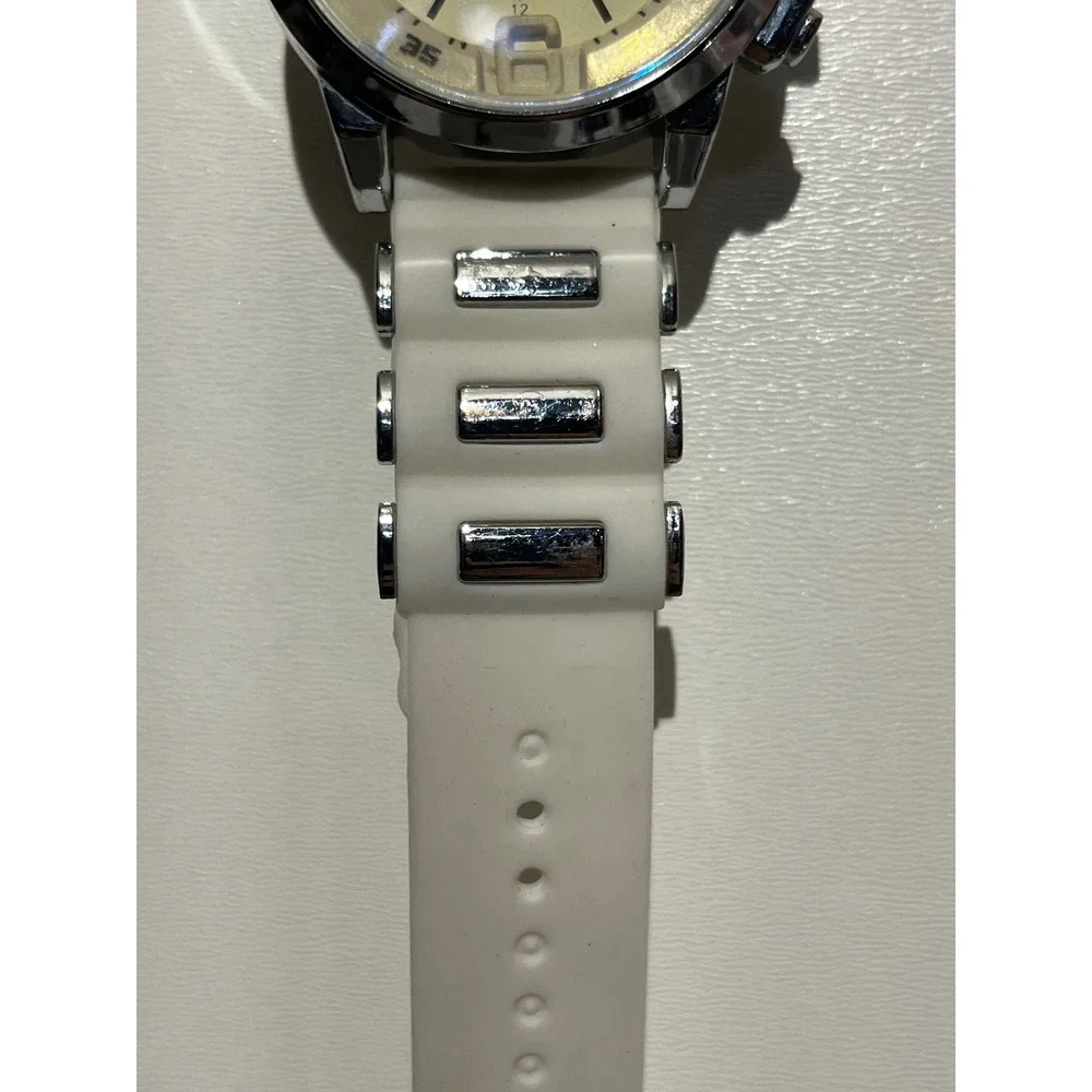Geneva quartz watch